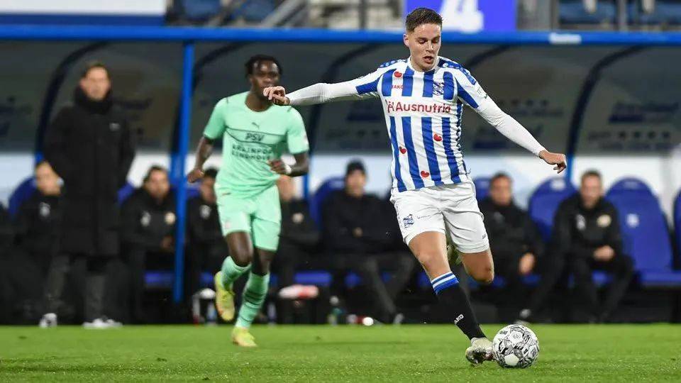 雨霏总能让 雨霏总能让