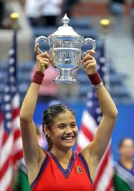 依旧吸引了 依旧吸引了