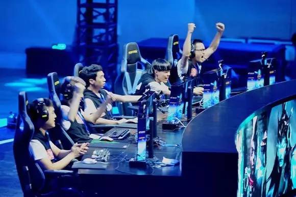 通过手牌回 通过手牌回